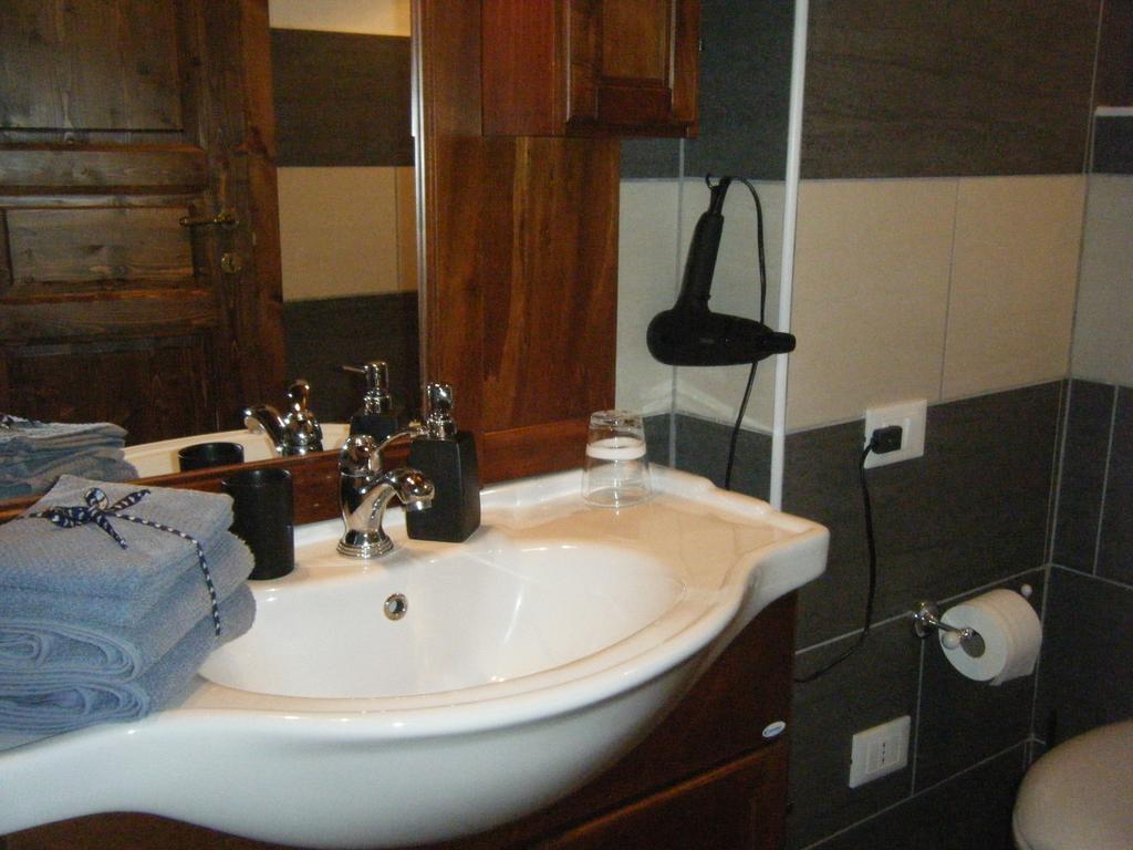 B&B Il Salice Veruno Szoba fotó